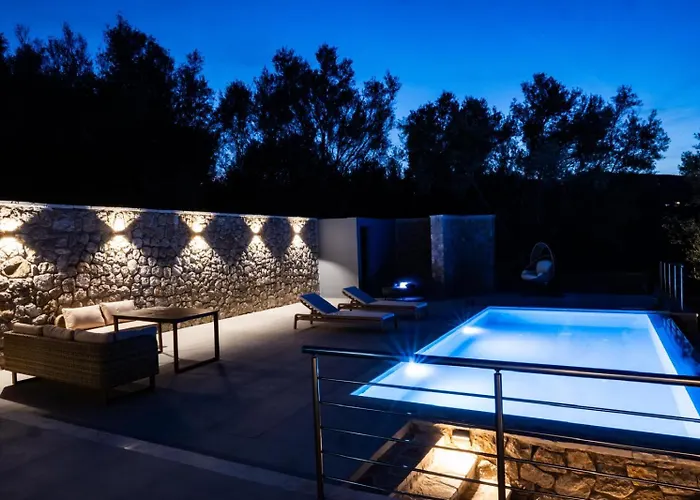 Orraon Luxury - Exclusive Retreat With Panoramic Views And Infinity Pool Villa