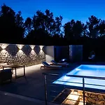 Orraon Luxury - Exclusive Retreat With Panoramic Views And Infinity Pool Вилла