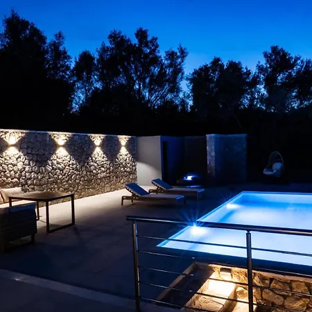 Orraon Luxury - Exclusive Retreat With Panoramic Views And Infinity Pool Вилла