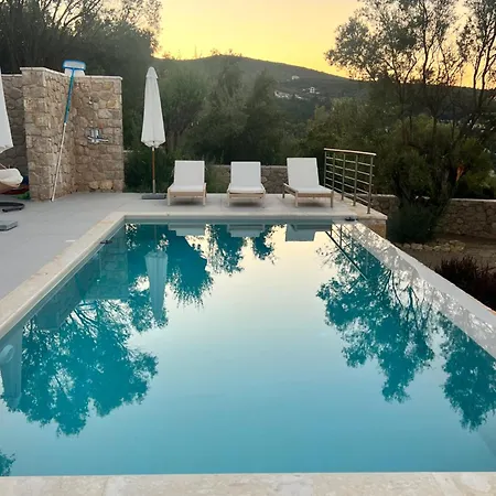 Orraon Luxury - Exclusive Retreat With Panoramic Views And Infinity Pool Вилла Лефкада