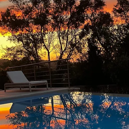 Orraon Luxury - Exclusive Retreat With Panoramic Views And Infinity Pool Вилла Лефкада